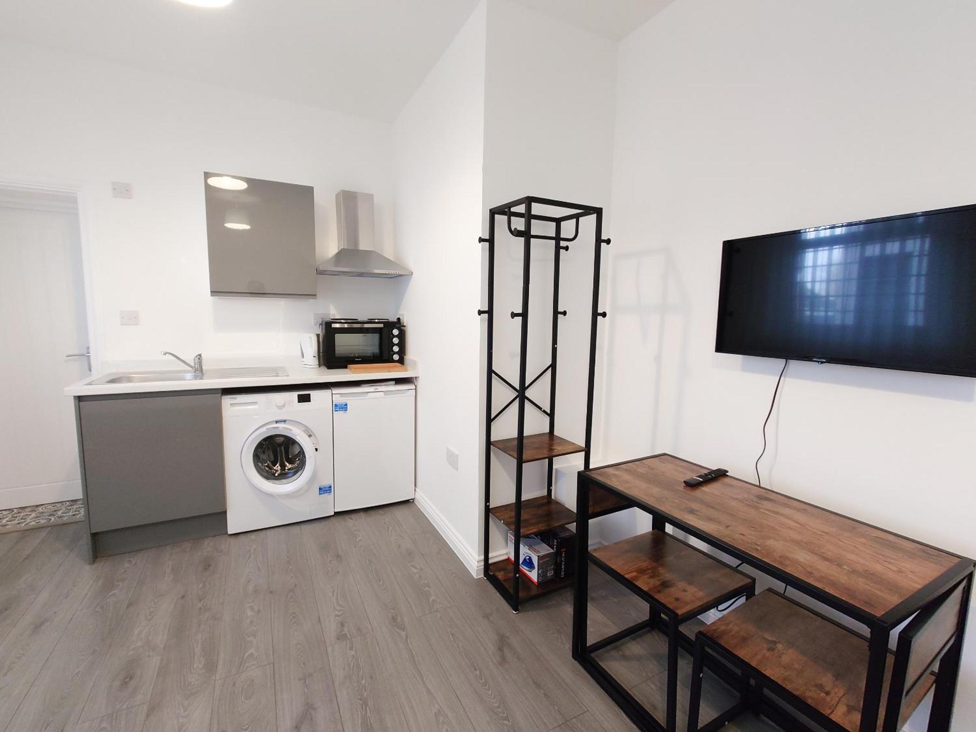 Centra Station Apartment London Exterior photo